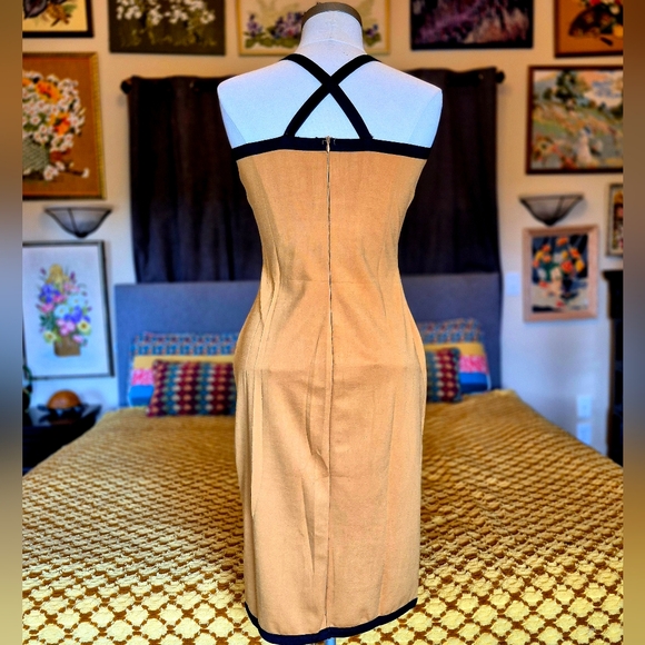 Colourblock Mod Dress - Picture 2 of 12